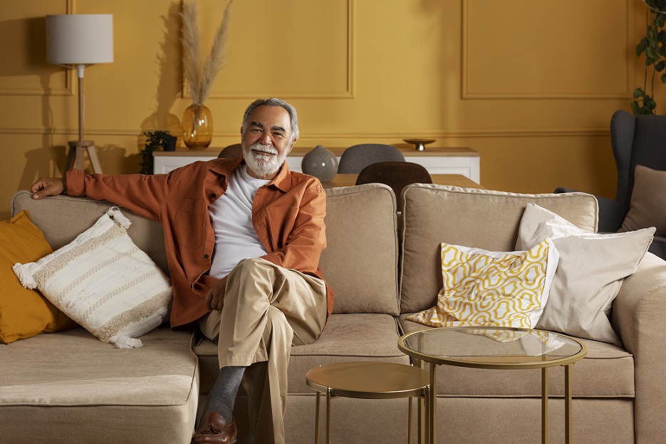 seniorr-man-home-freepik Senior man at home illustrates blog "What Is a Reverse Mortgage?"