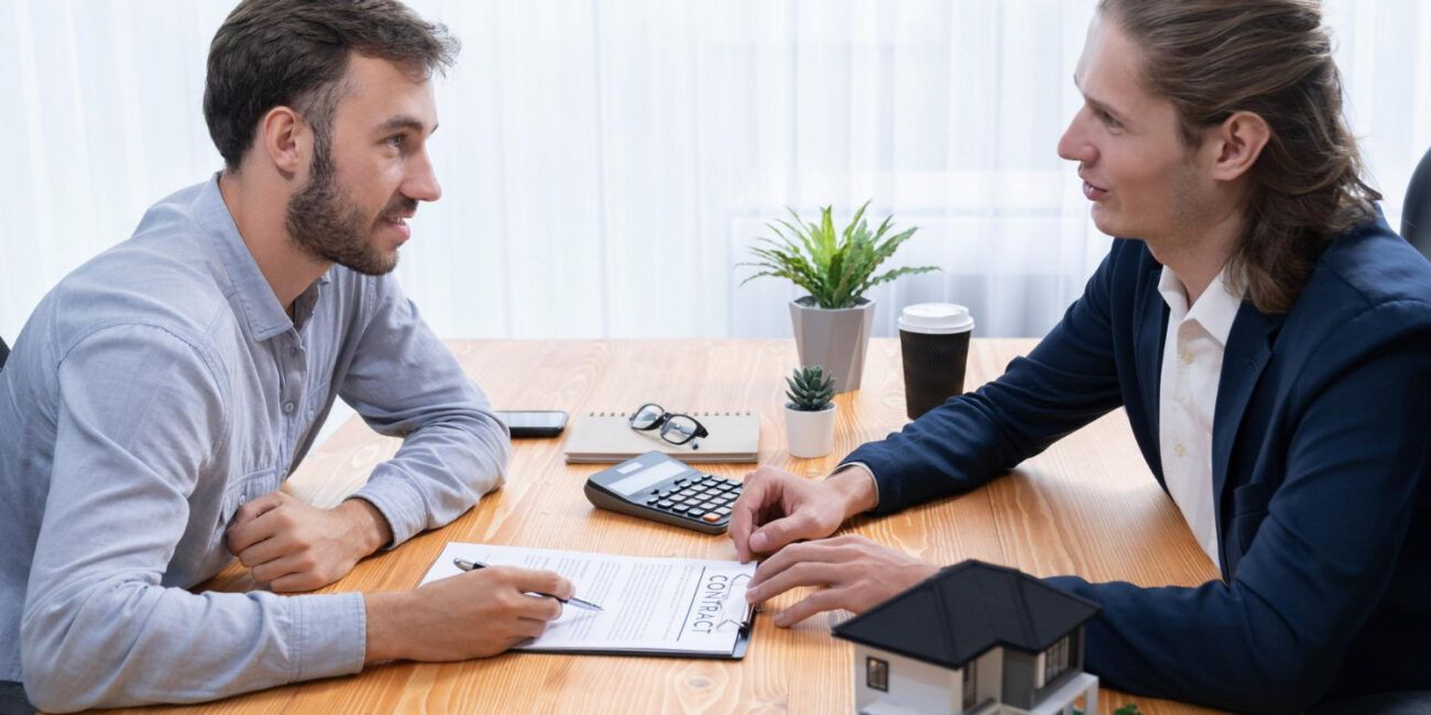 189047 : California home buying discussion with a buyer reviewing mortgage options